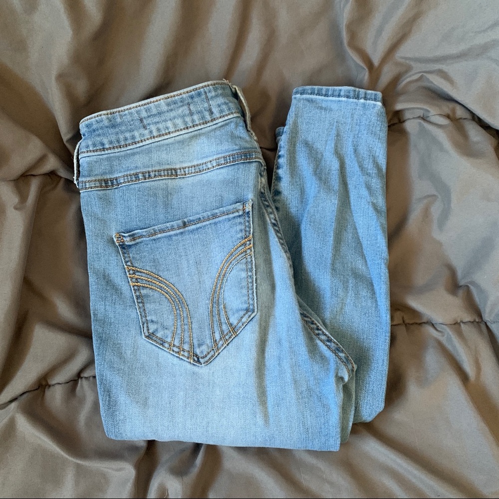 HOLLISTER HIGH WAISTED SUPER SKINNY STRECH JEANS
